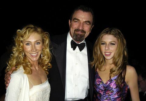 2004 में टॉम सेलेक, जिली मैक और उनकी बेटी हन्ना सेलेक