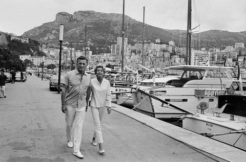किर्क और ऐनी डगलस फ्रांस में छुट्टी पर, 1965।
