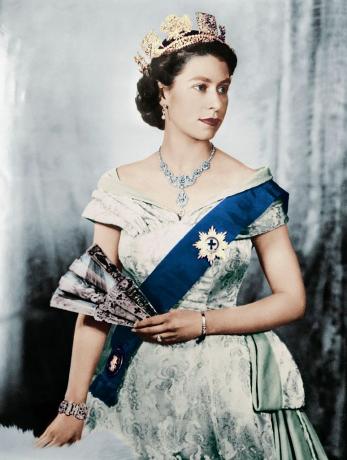इंग्लैंड की महारानी एलिजाबेथ द्वितीय