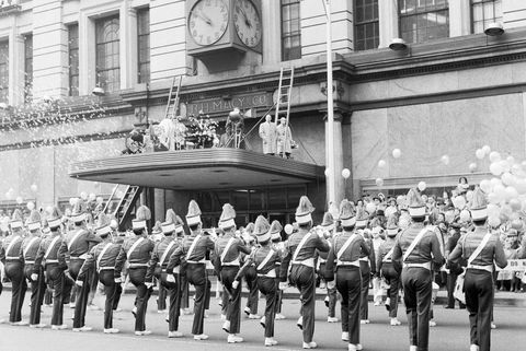 1954 मेसी के धन्यवाद दिवस परेड में मार्चिंग बैंड