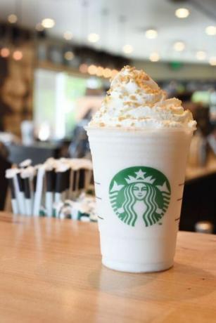 Starbucks ने 6 पागल नई Frappuccino जायके लॉन्च किए