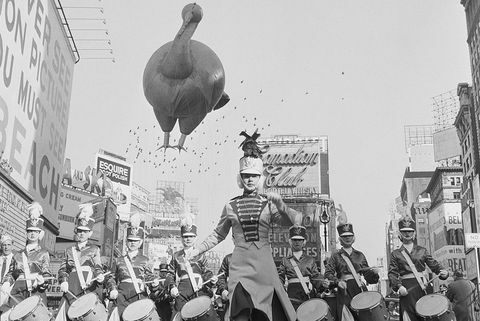 1959 में मैसी के धन्यवाद दिवस परेड में बैंड और टर्की बैलून