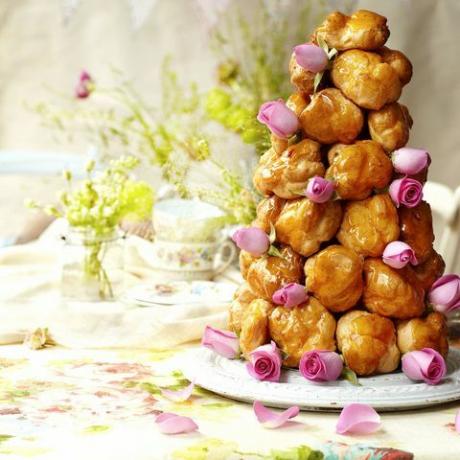 Croquembouche